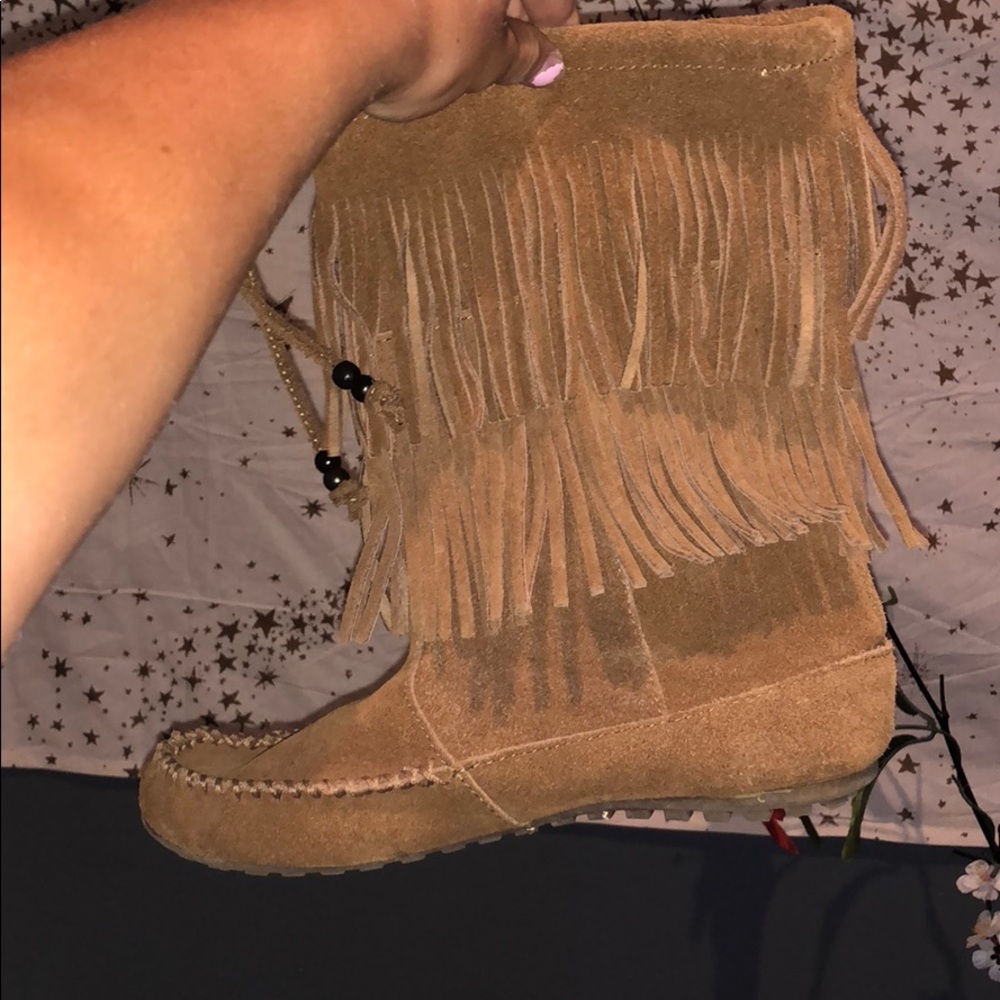 Minnetonka fringe boots